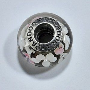 PANDORA MURANO GLASS BEAD CHARM WHITE AND PINK FLOWERS IN CLEAR BACKGROUND